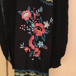 Peasant Boho Blouse Embroidered Black  Floral Women's Size XXL xhilaration